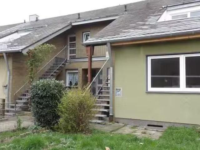 4 Zimmer 96 m² 790 € Kaltmiete Wohnungen in Neukirchen Vl.