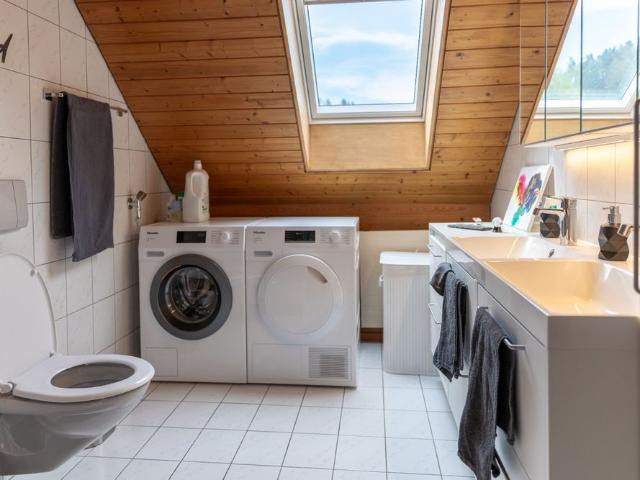 4 Zimmer, 98 m², 2. Stock