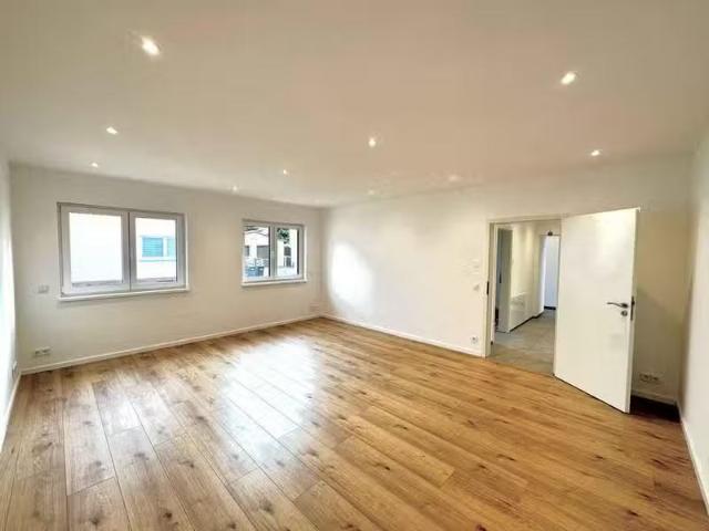4 Zimmer 101 m² 600 € Kaltmiete Wohnungen in Bad Homburg.