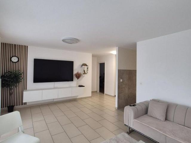 4 Zimmer, 102 m², 2. Stock