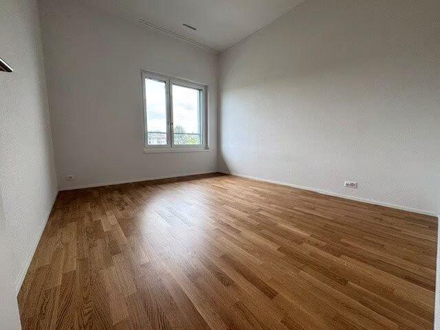 4 Zimmer, 104 m², 2. Stock
