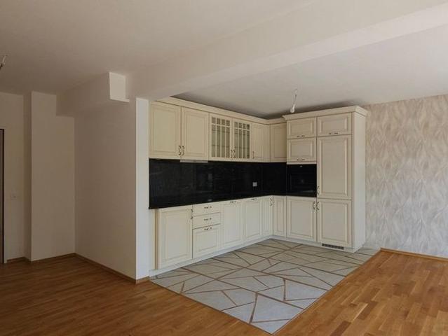 4 Zimmer, 106 m², 2. Stock