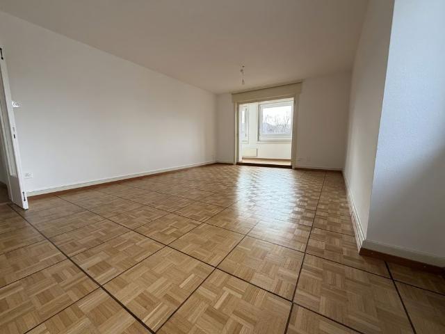 4 Zimmer, 106 m², 2. Stock