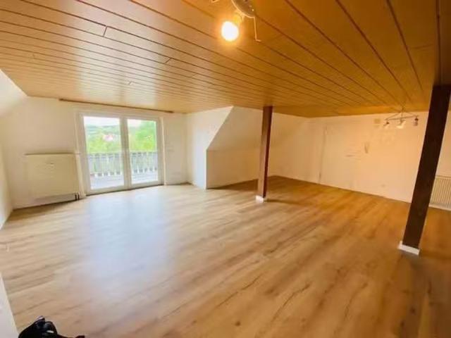 4 Zimmer 109 m² 880 € Kaltmiete Wohnungen in Schillingsfü.