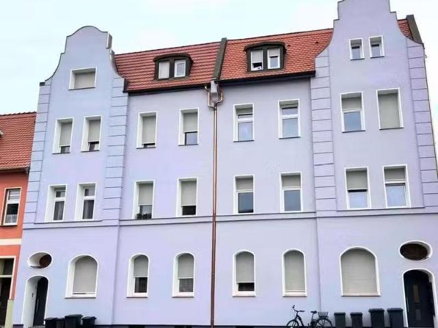 4 Zimmer 110 m² 550 € Kaltmiete Wohnungen in Bernburg