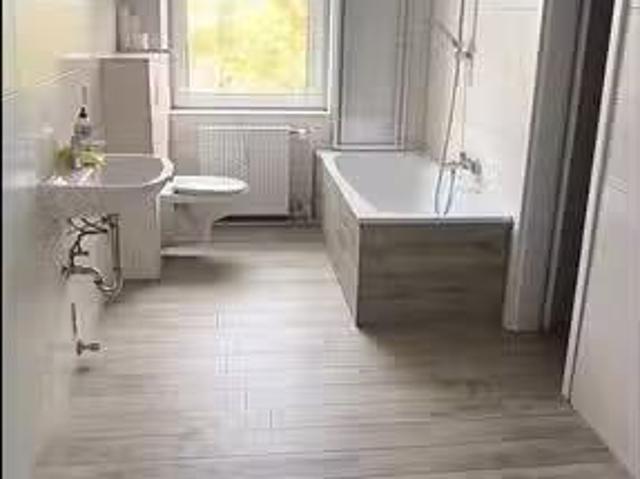 4 Zimmer 110 m² 750 € Kaltmiete Wohnungen in Wolmirstedt