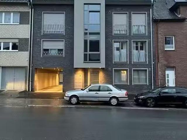 4 Zimmer 110 m² 1.300 € Kaltmiete Wohnungen in Würselen
