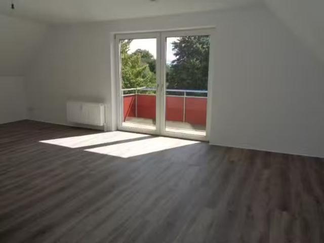 4 Zimmer 111 m² 738 € Kaltmiete Wohnungen in Bremerhaven