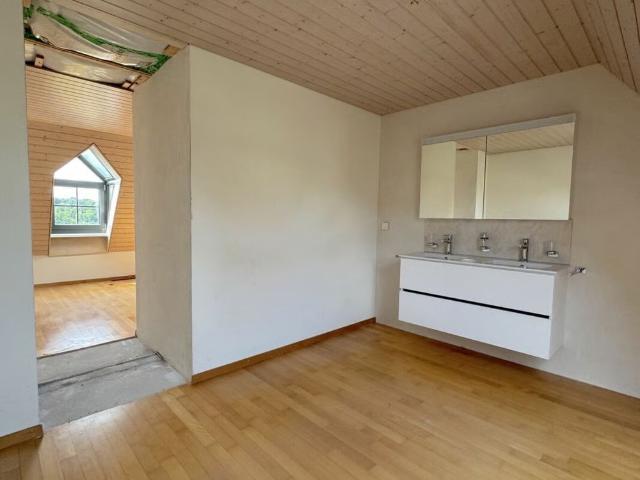 4 Zimmer, 116 m², 2. Stock