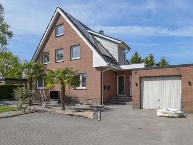 4 Zimmer 122 m² 1.200 € Kaltmiete Wohnungen in Edewecht /.
