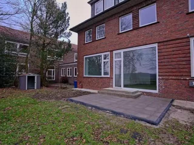 4 Zimmer 130 m² 950 € Kaltmiete Wohnungen in Himbergen