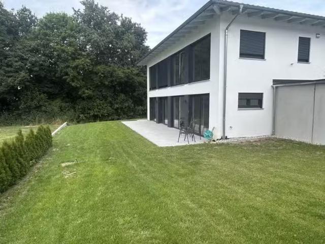 4 Zimmer 130 m² 1.300 € Kaltmiete Wohnungen in Eggenfelden