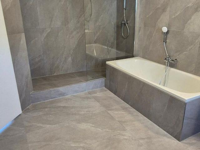 4 Zimmer, 140 m², 2. Stock