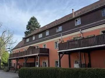 4 Zimmer 184 m² 1.700 € Kaltmiete Wohnungen in Pirna Graupa