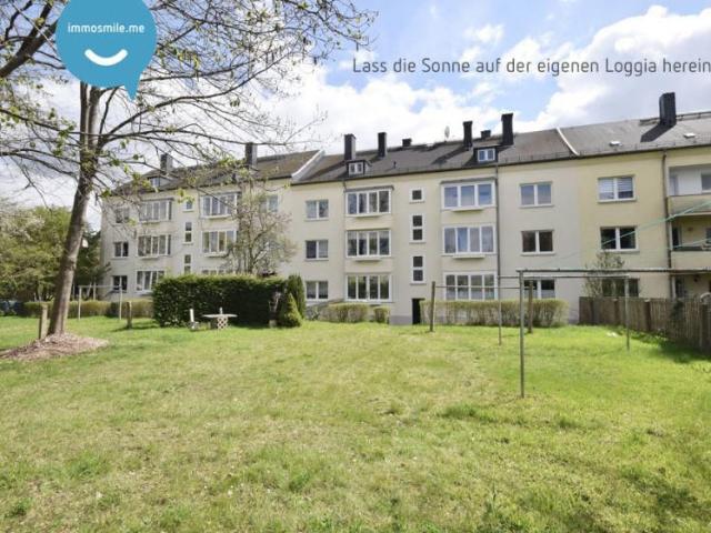 4 Zimmer • 2.Etage • Bad mit Fenster und Wanne • Küche mit Zugang Loggia • Idyllisches Grundstück