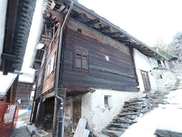 4 Zimmer Tessinerdorfhaushälfte zum Ausbauen / 4 Zimmer Tessinerdorfhaushälfte im Süden zu renovieren