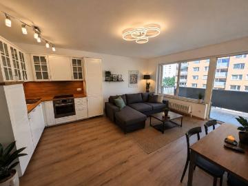 4 Zimmer WG geeignete frisch Renovierte Wohnung mit 2 Balkone Innsbruck