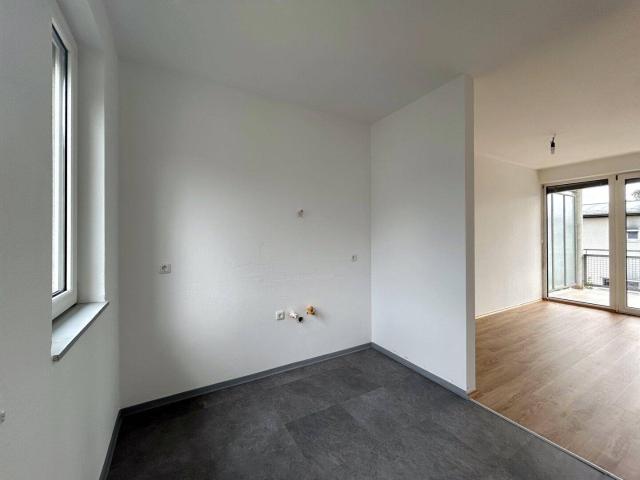4 ZIMMER WOHNUNG MIT 2 BALKONEN UND PARKPLATZ IN SCHWERTBERG