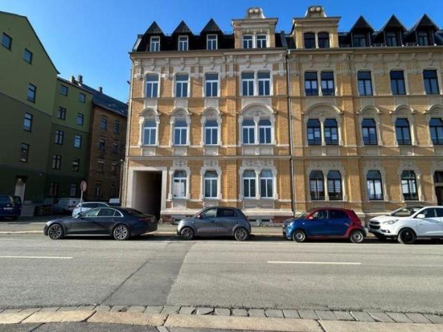 Erstbezug nach Renovierung! 4 Zimmer Wohnung mit 2 Balkonen Viel Platz für die Familie