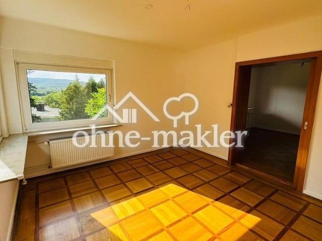 4 Zimmer Wohnung mit traumhaften Taunusblick und eigenem Garten