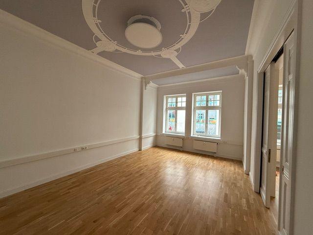 4 Zimmer Wohnung mit Wintergarten, Mecklenburgstraße in 19053 Schwerin