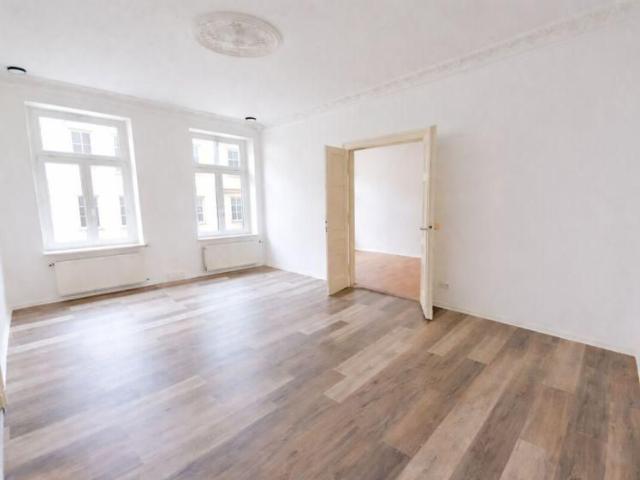 4 Zimmer Wohnung mit Altbaucharme im 1. OG der Silberstr. 16