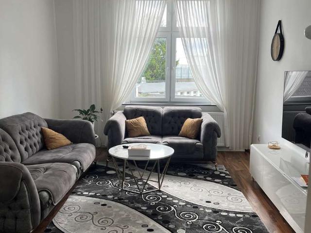 4 Zimmer Wohnung mit Altbaucharme in Solingen unmöbliert
