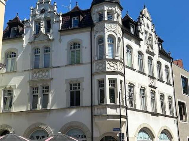 4 ZIMMER WOHNUNG MIT ALTSTADTFLAIR AM HERDERPLATZ SOFORT FREI!