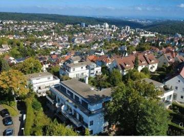 4 Zimmer Wohnung mit angrenzendem 1 Zimmer Appartement und Tiefgaragen Box in S Botnang