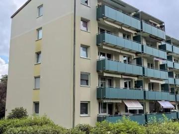 4 Zimmer Wohnung mit Balkon