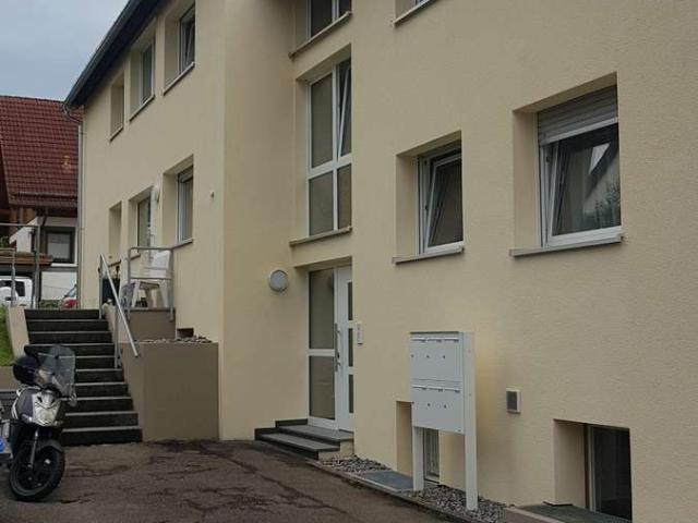 4 Zimmer Wohnung mit Balkon