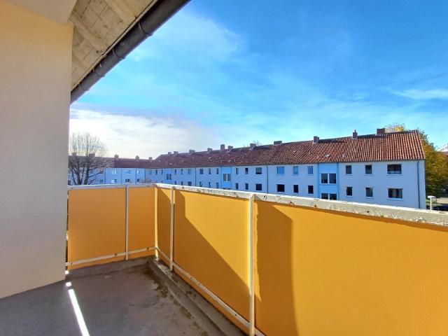 4 Zimmer Wohnung mit Balkon