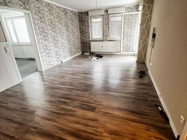 4 Zimmer Wohnung mit Balkon, Einbauküche und Aufzug in Frankfurt Unterliederbach
