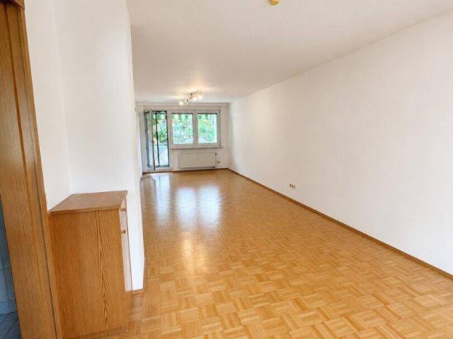 4 Zimmer Wohnung mit Balkon im 3. Liftstock