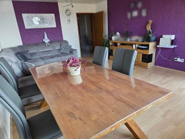 4 Zimmer Wohnung mit Balkon im 3. OG in Eningen unter Achalm