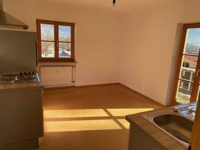 4 Zimmer Wohnung mit Balkon im 1. OG in Lenggries