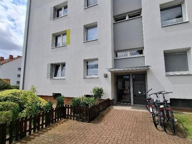4 Zimmer Wohnung mit Balkon im 2. OG in Garbsen