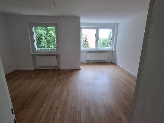 4 Zimmer Wohnung mit Balkon im 2. OG in Garbsen