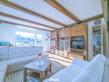 4 Zimmer Wohnung mit Balkon und optionaler Garagenbox in ruhiger Aussichtslage nahe der Dr. Stumpf Straße
