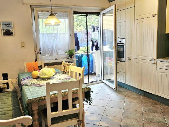 4 Zimmer Wohnung mit Balkon und Stellplatz