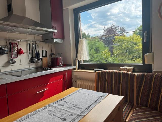 4 Zimmer Wohnung mit Balkon und Stellplatz in Meerbusch Osterath