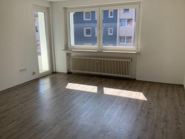 4 Zimmer Wohnung mit Balkon und Tageslichtbad im Grünen zu vermieten