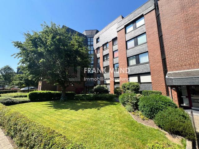 4 Zimmer Wohnung mit Balkon und TG Stellplatz in 40597 Düsseldorf Benrath