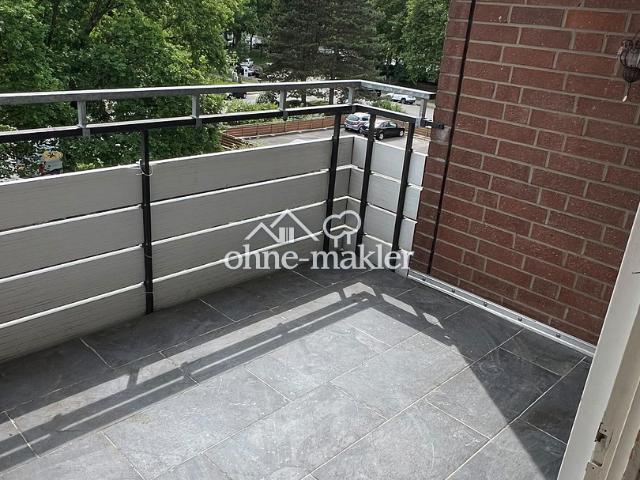 4 Zimmer Wohnung mit Balkon und Tiefgaragenstellplatz