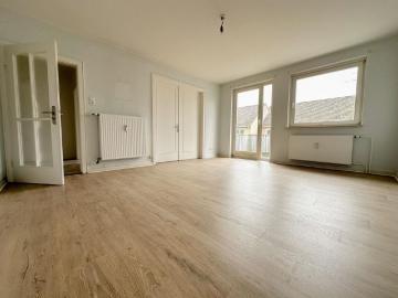 4 Zimmer Wohnung mit Einbauküche