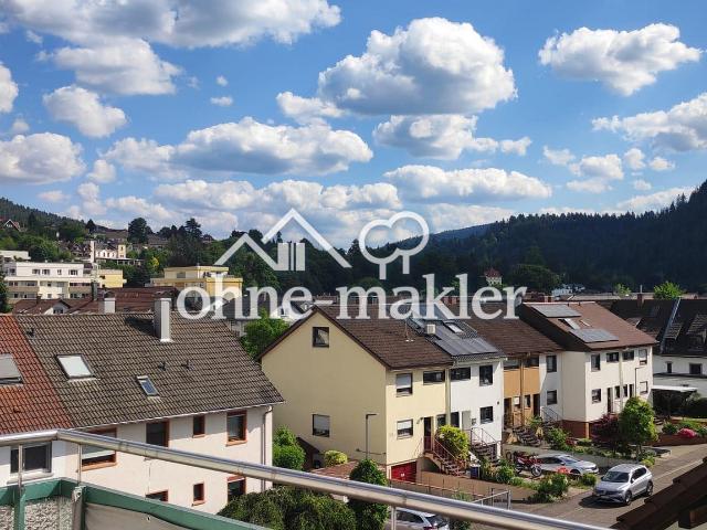 4 Zimmer Wohnung mit Balkon und Blick auf den Schwarzwald