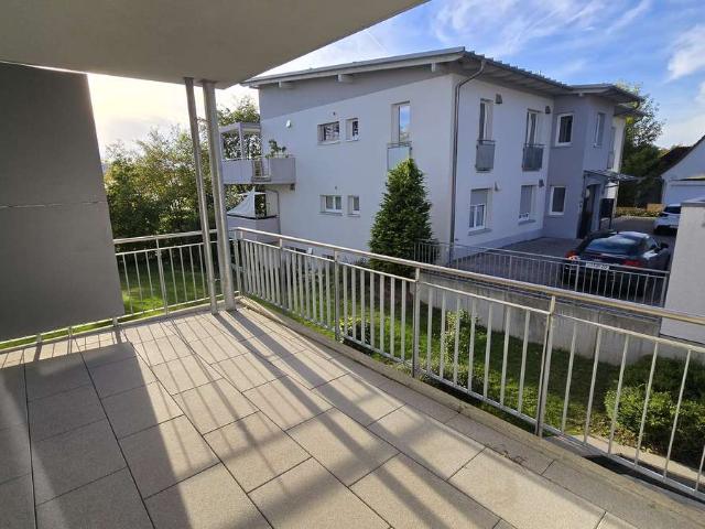 4 Zimmer Wohnung mit großer Terrasse im grünen