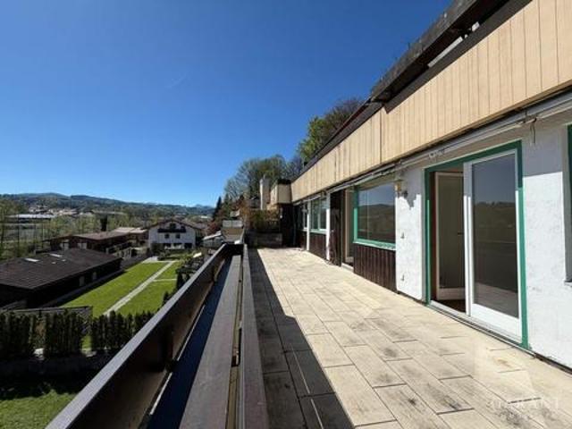4 Zimmer Wohnung mit großer Terrasse und Bergblick in Toplage von Miesbach
