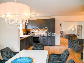 4 Zimmer Wohnung mit Hobbyraum in einem kleinen 5 Parteien Haus