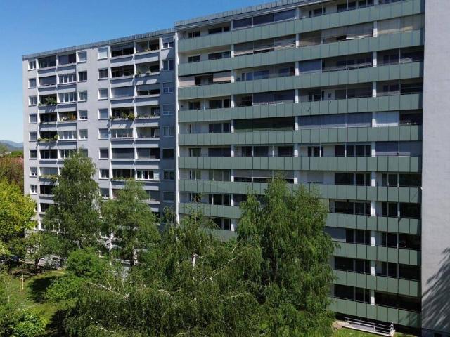 4 Zimmer Wohnung mit Loggia in Top Lage – ideale Startwohnung mit großem Gestaltungspotenzial